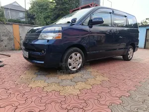 Toyota Voxy 2006 Blue