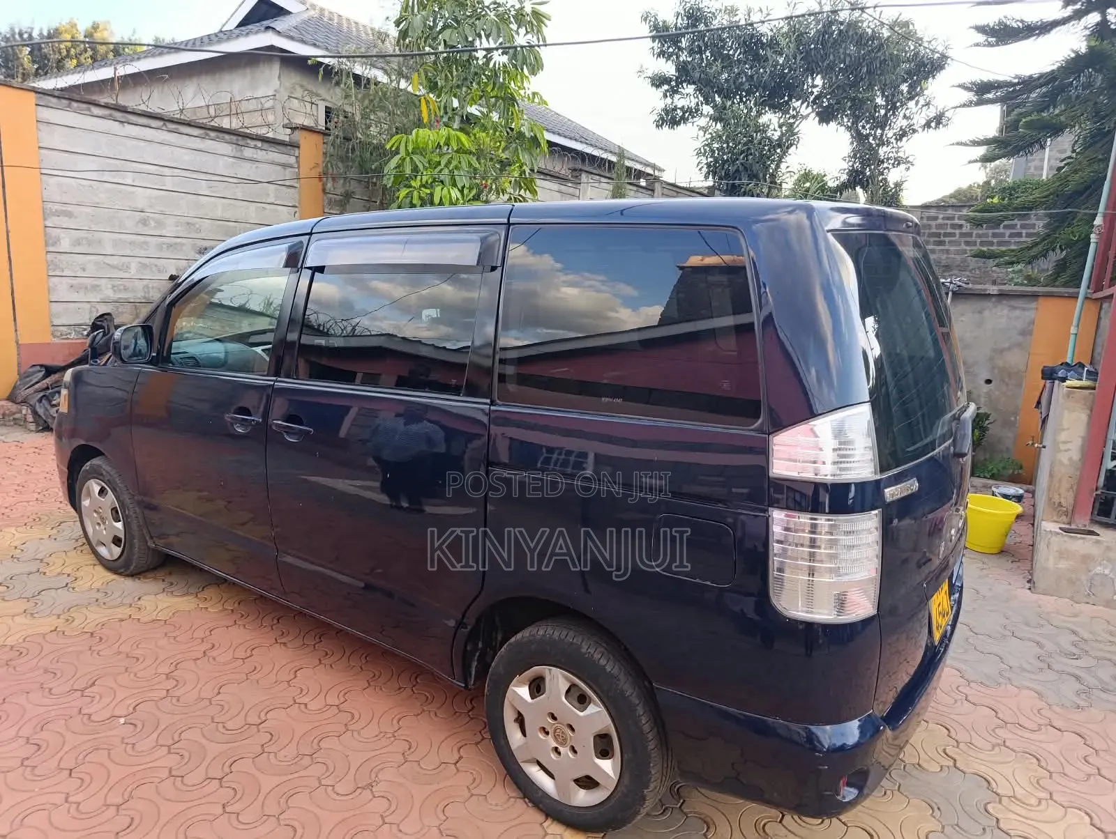 Toyota Voxy 2006 Blue