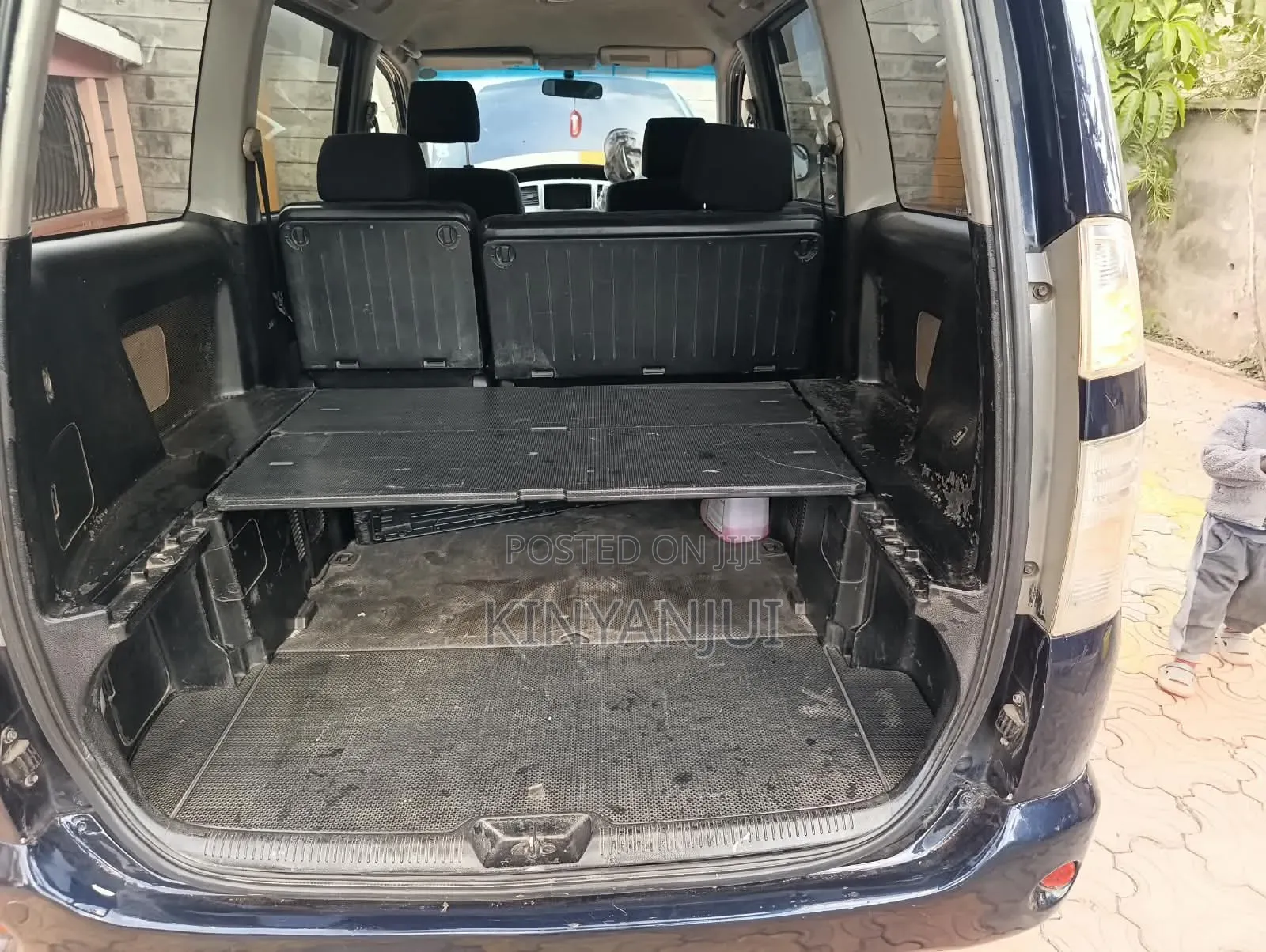 Toyota Voxy 2006 Blue