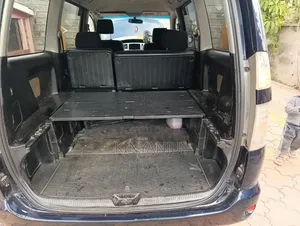 Toyota Voxy 2006 Blue