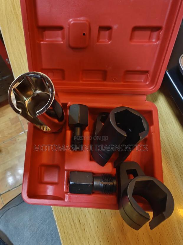 5 Piece Kit Vehicle Oxygen Sensor Socket Removal and Fitting Kit - main view