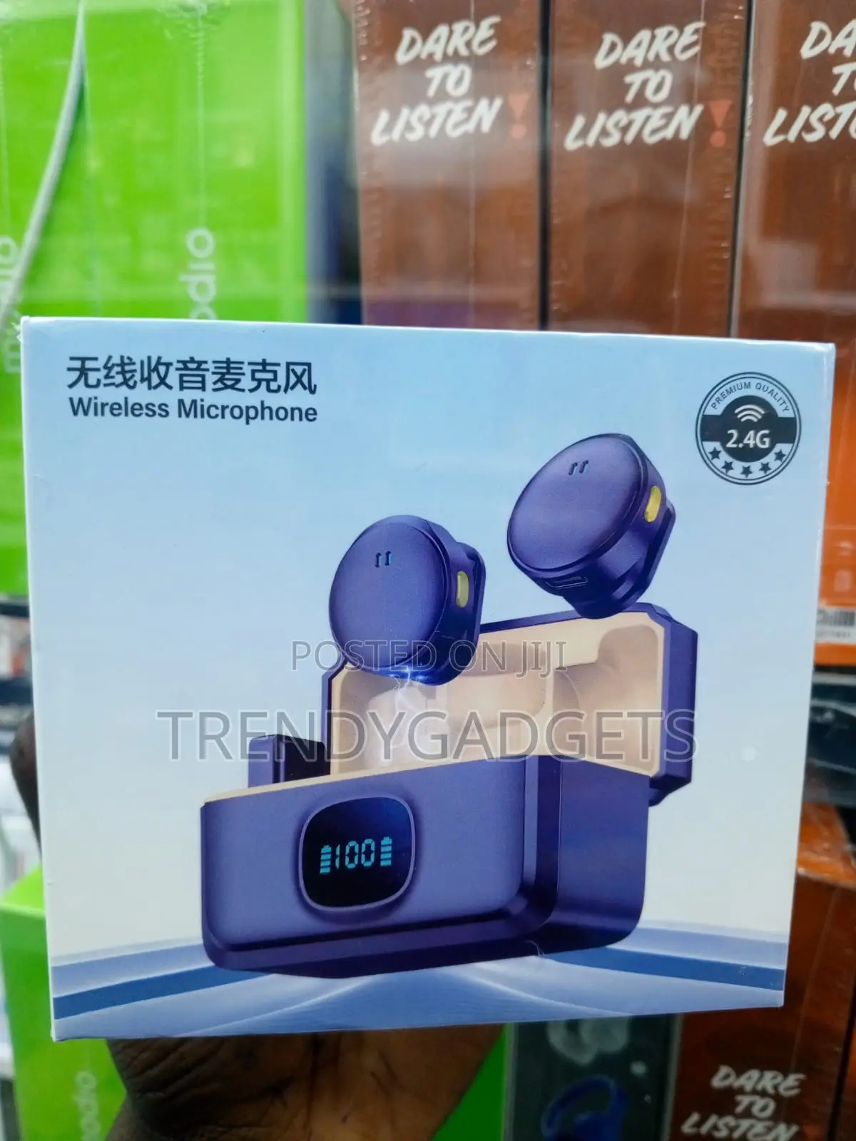 Q8 Dual Clip-on Wireless Microphone for Interviews & Content