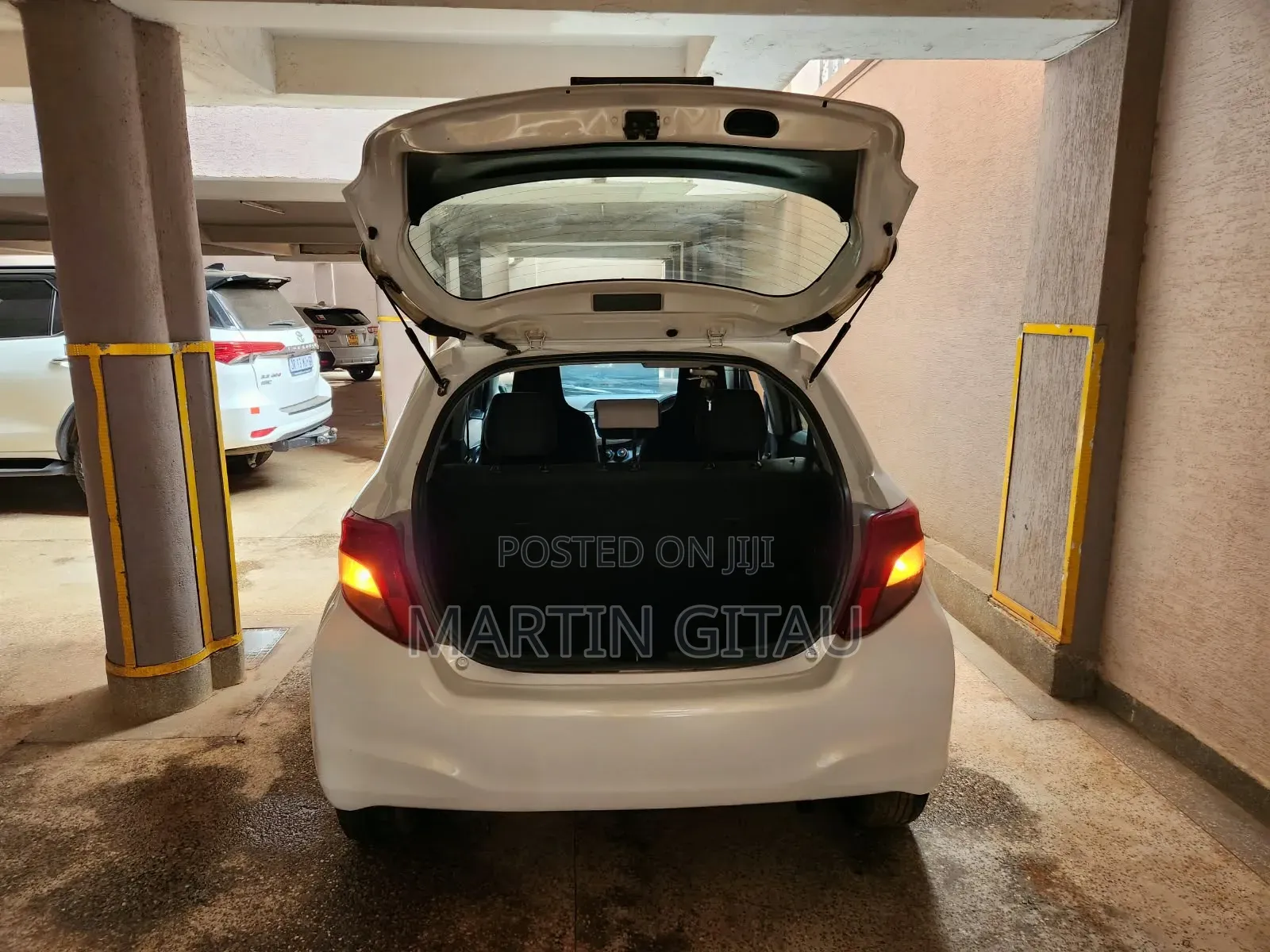 Toyota Vitz 2012 White