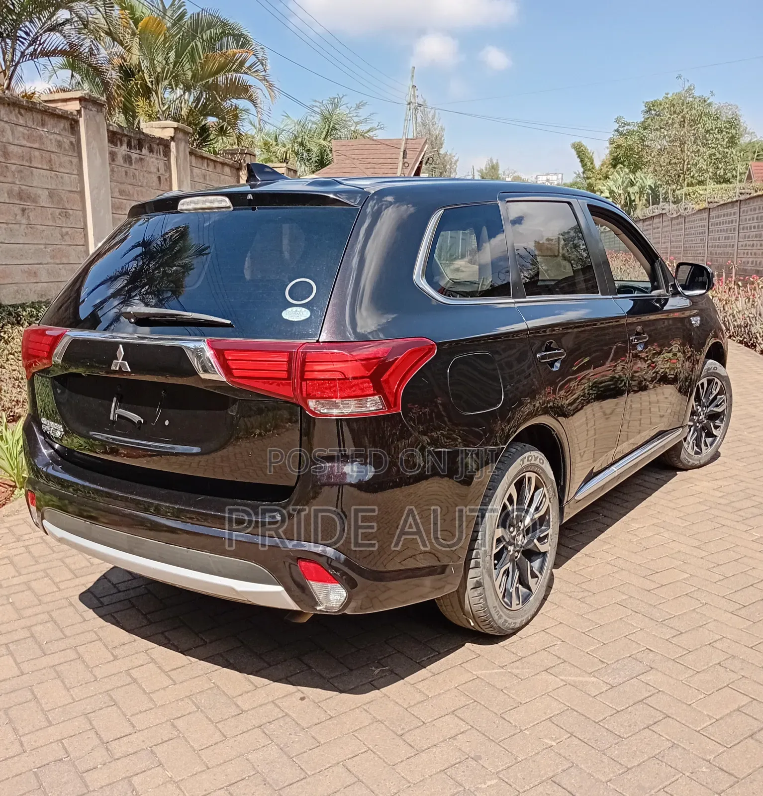 Mitsubishi Outlander 2016 Black