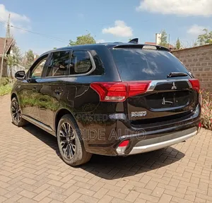 Mitsubishi Outlander 2016 Black