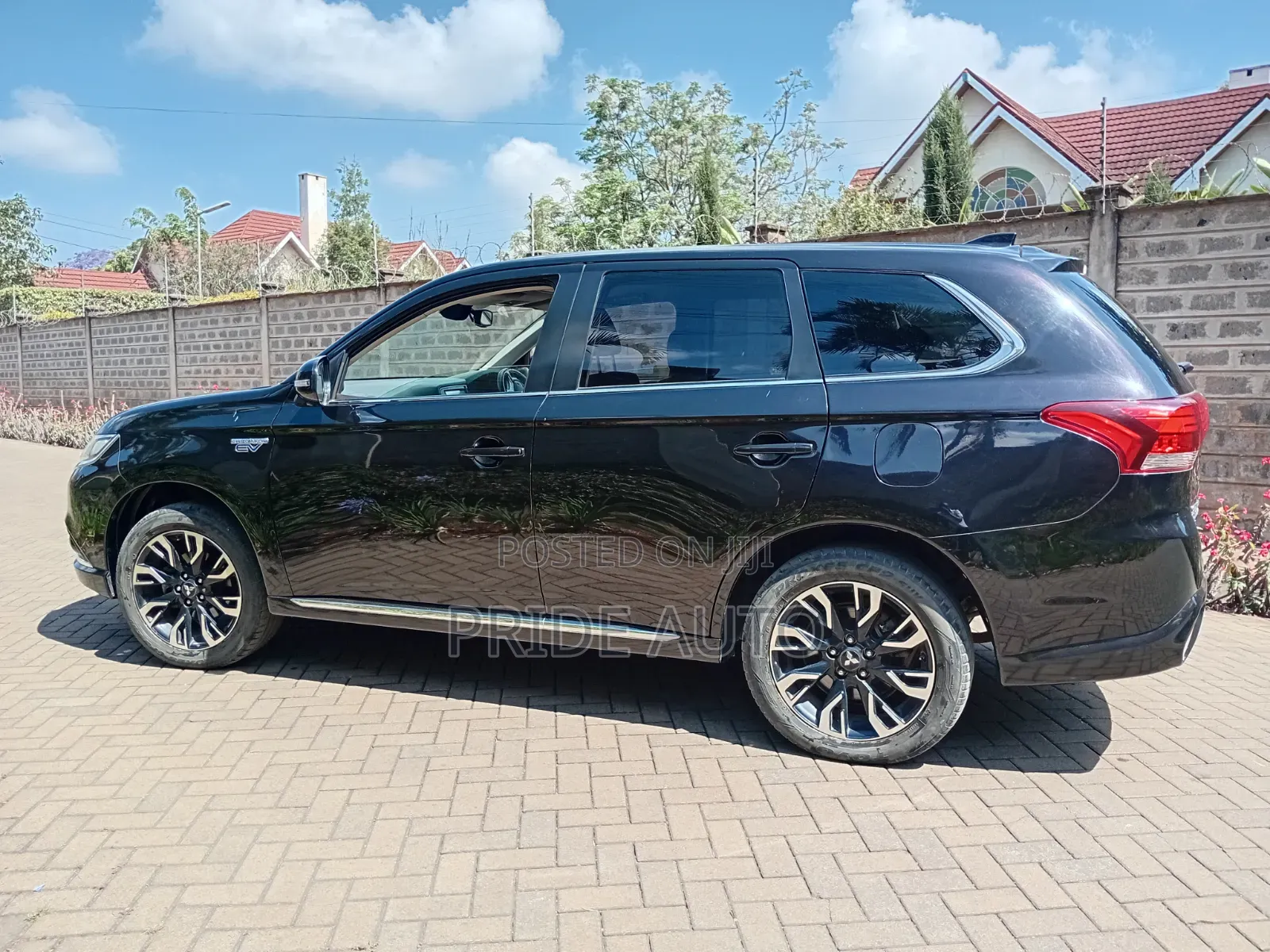 Mitsubishi Outlander 2016 Black