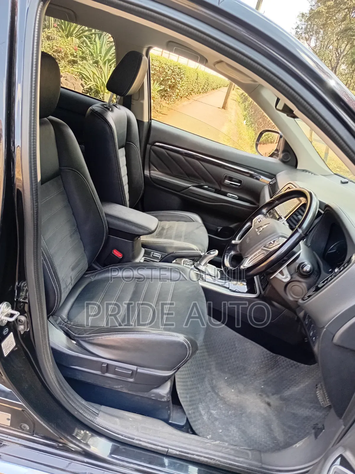 Mitsubishi Outlander 2016 Black