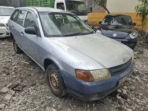 Nissan Wingroad 2002 Silver