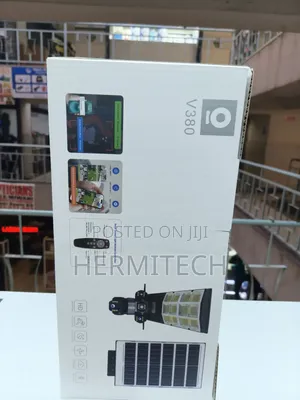 300W Triple-Lens 4G CCTV for Warehouse Protection