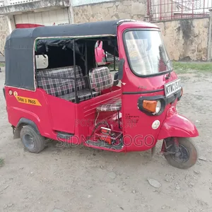 Piaggio Scooter 2023 Red