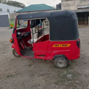 Piaggio Scooter 2023 Red