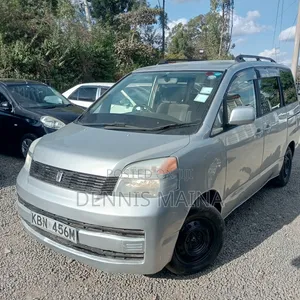 Toyota Voxy X 2WD 8-Seater 2005 Silver