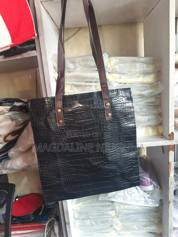 Simple Hand Bag - thumbnail 2