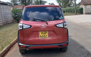 Toyota Sienta 2017 Brown