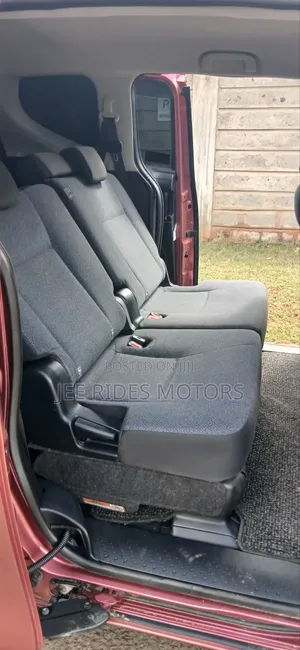 Toyota Sienta 2017 Brown