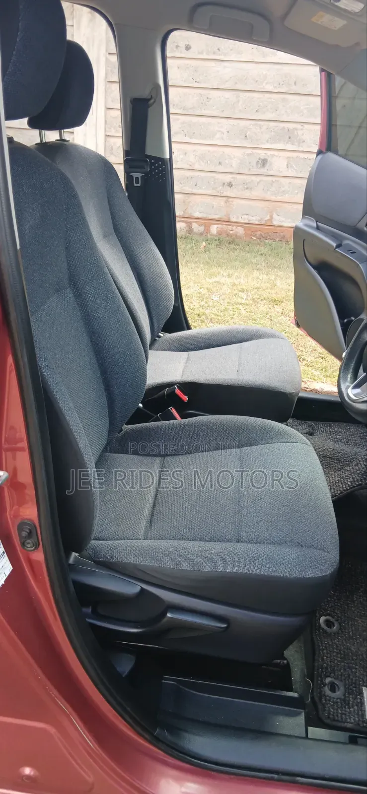 Toyota Sienta 2017 Brown