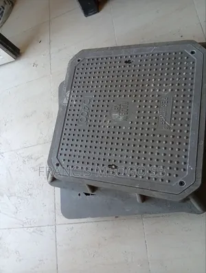 Lockable Reinforced Manhole Cover ( Fibre 600*600mm)