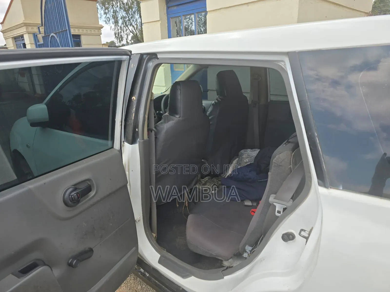 Nissan Advan 2010 White