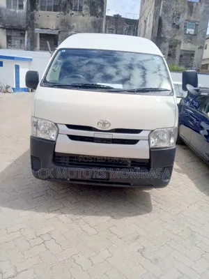 Toyota HiAce 2019 White