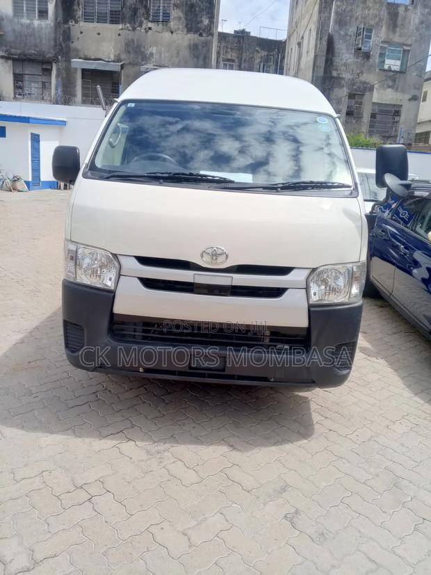 Toyota HiAce 2019 White - thumbnail 2