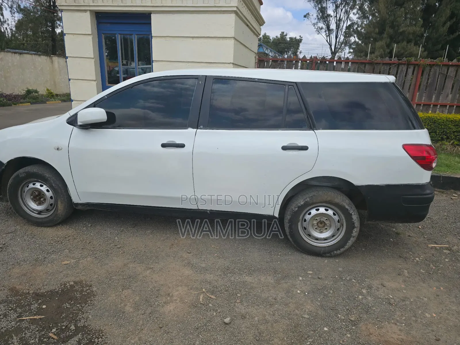 Nissan Advan 2010 White