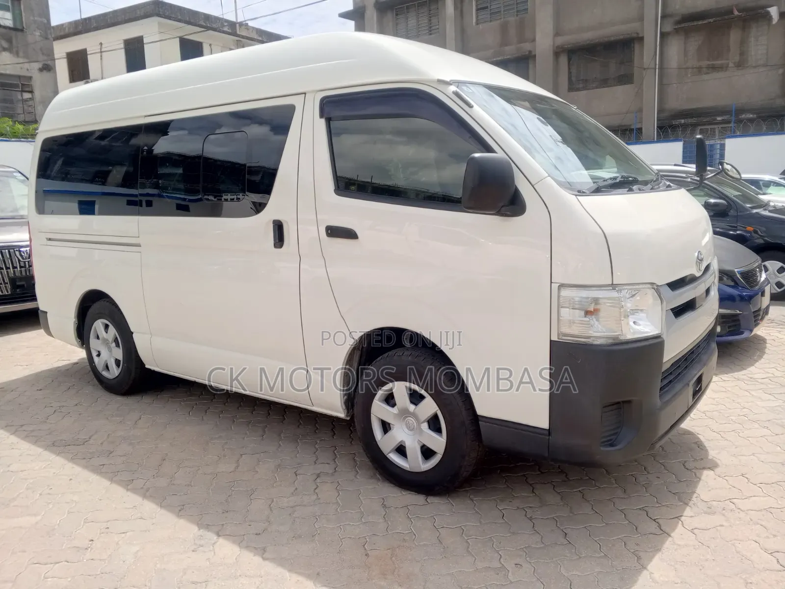 Toyota HiAce 2019 White