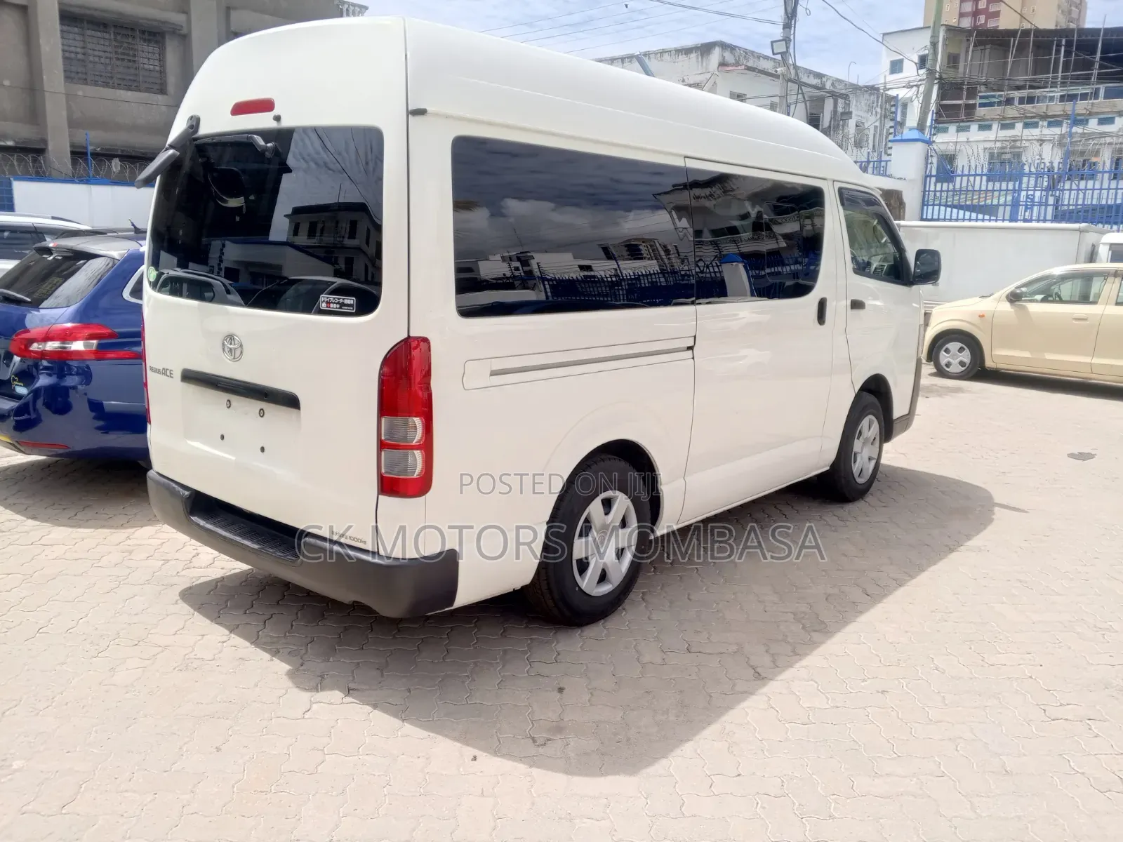 Toyota HiAce 2019 White