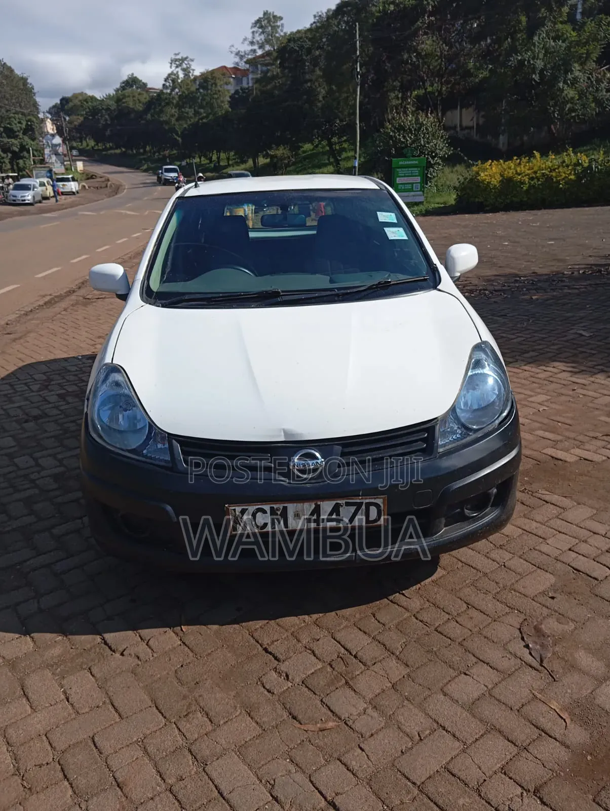 Nissan Advan 2010 White