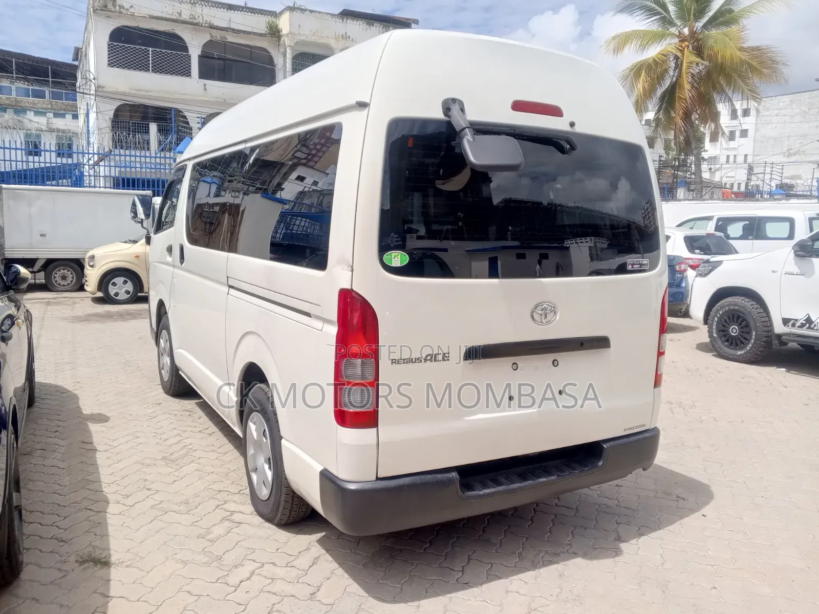 Toyota HiAce 2019 White