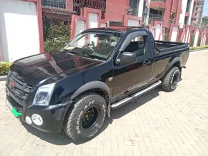 Isuzu D-MAX 2012 Black