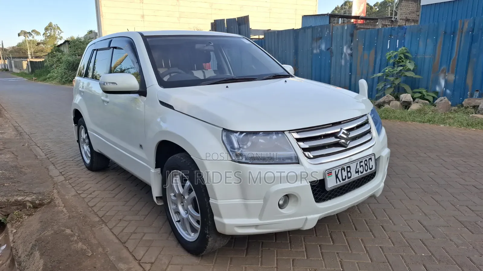 Suzuki Escudo 2010 White