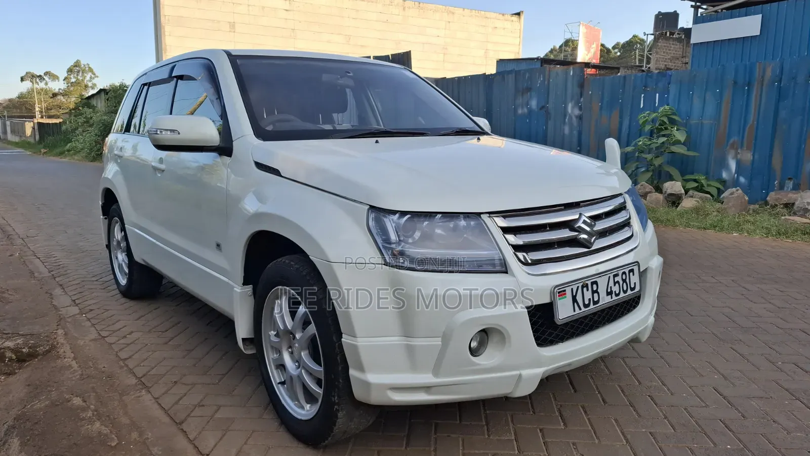 Suzuki Escudo 2010 White