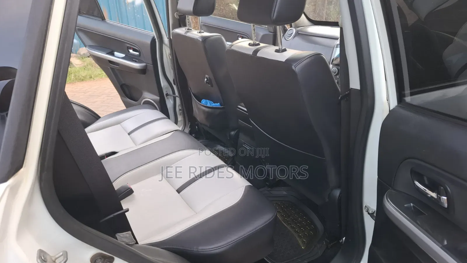 Suzuki Escudo 2010 White