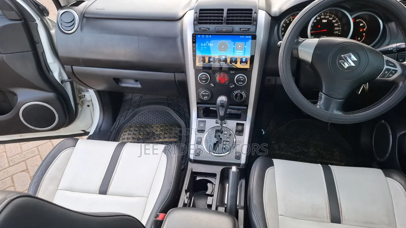 Suzuki Escudo 2010 White