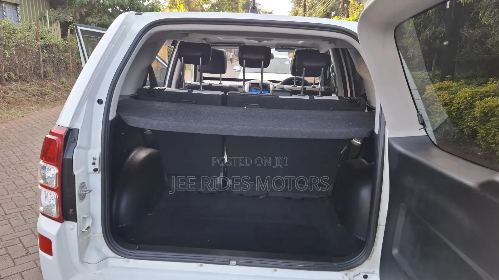 Suzuki Escudo 2010 White