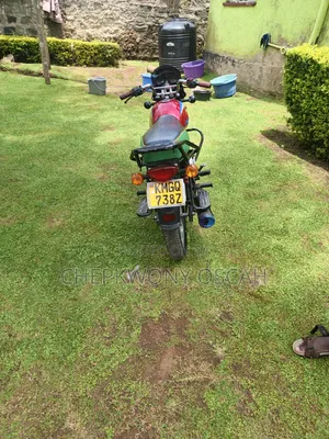 Bajaj Boxer 125 2025 Red