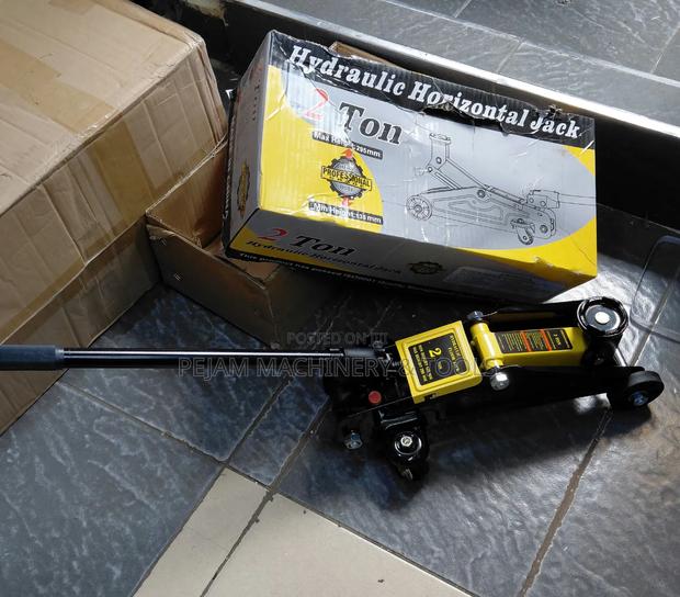 2-Ton Hydraulic Horizontal Floor Jack - thumbnail 3