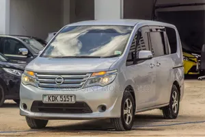 Nissan Serena 2015 Silver