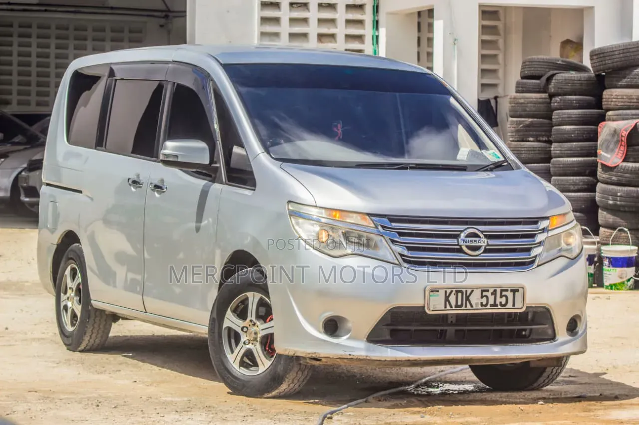 Nissan Serena 2015 Silver