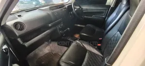 Nissan Serena 2015 Silver