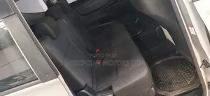 Toyota Sienta 2018 Silver