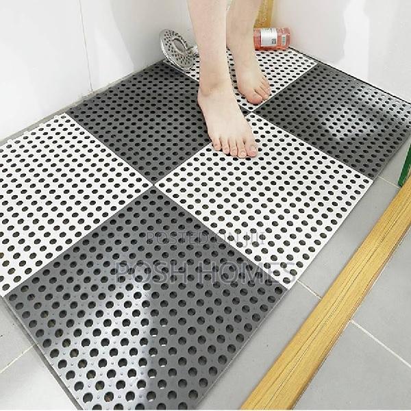 Anti Slip Modular Bath Tiles Interlocking Mats - main view