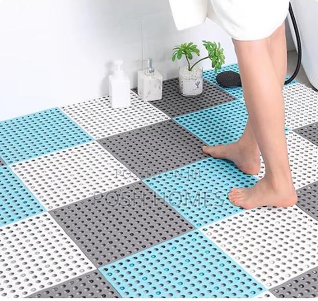 Anti Slip Modular Bath Tiles Interlocking Mats - thumbnail 3