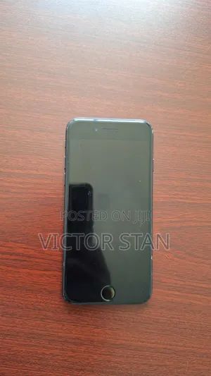 Apple iPhone 7 32 GB Black