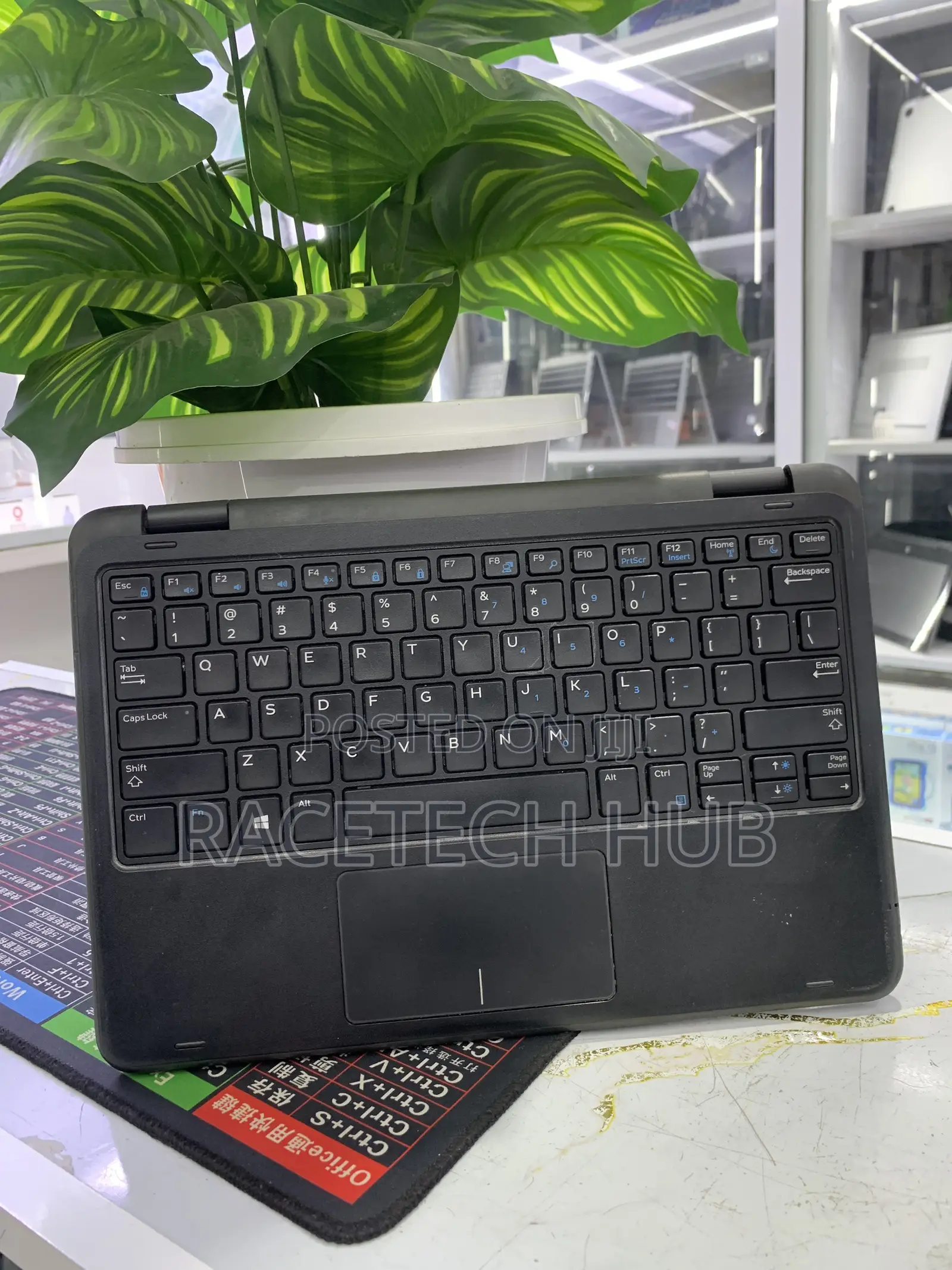 Laptop Dell Latitude 3190 2-in-1 4GB Intel Pentium SSD 128GB