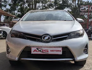 Toyota Auris 2012 Silver