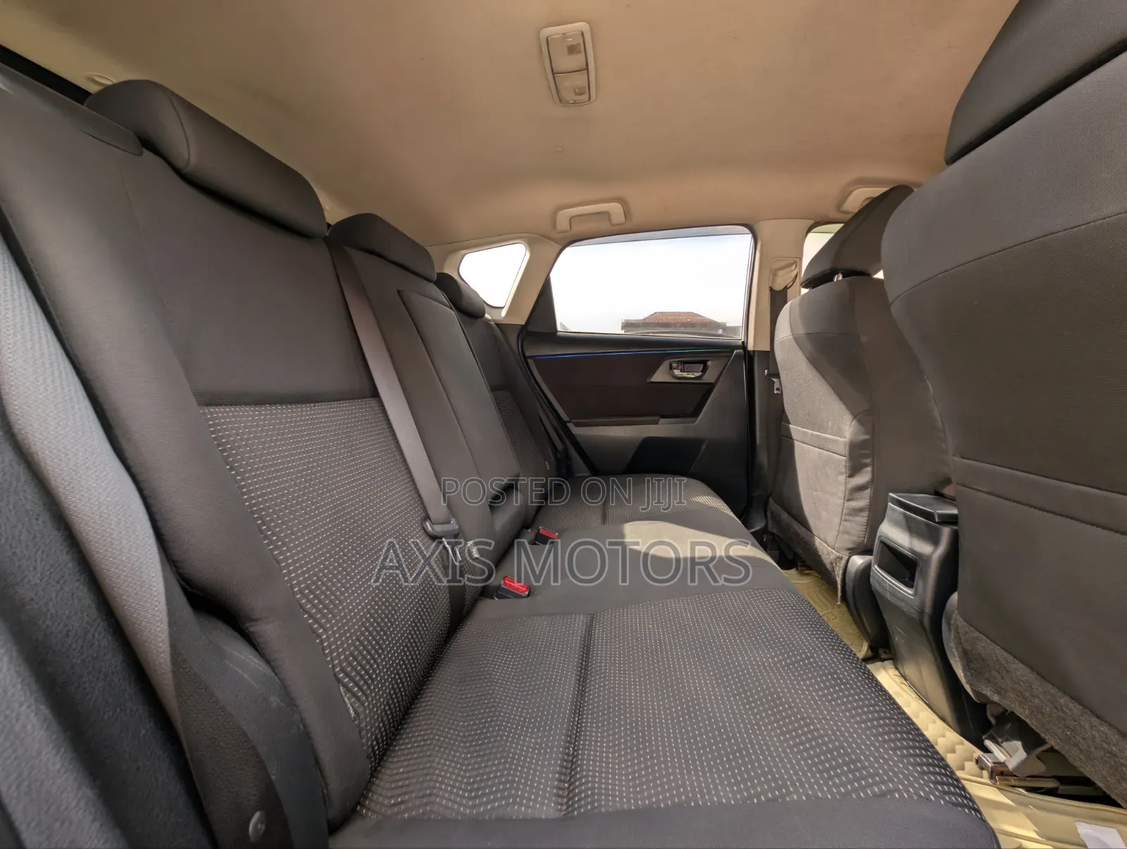 Toyota Auris 2012 Silver