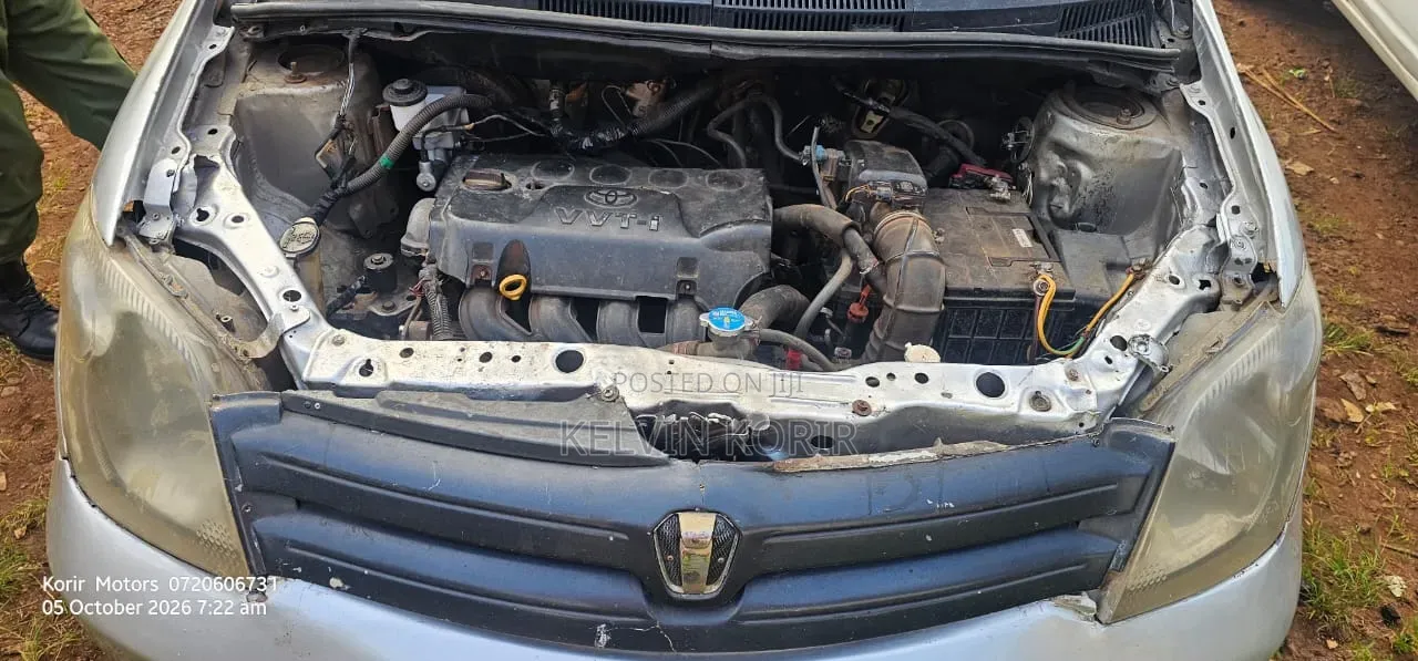Toyota IST 2006 Silver