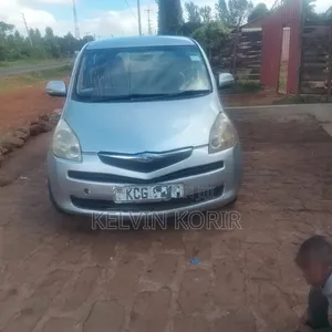 Toyota Ractis 1.3 FWD 2008 Silver