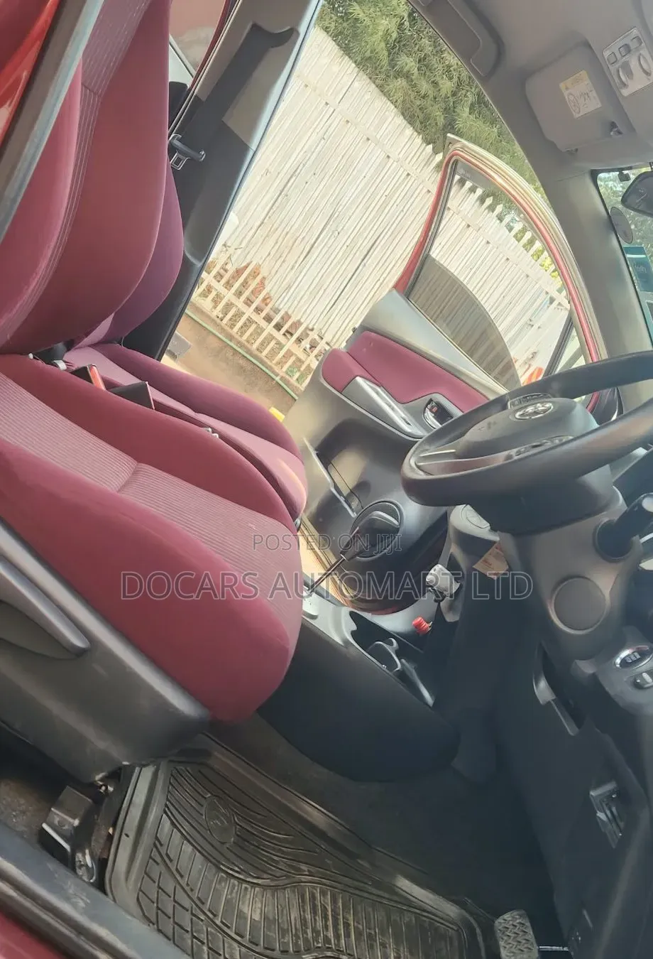 Toyota Vitz 2015 Red